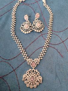 Stunning Necklace &amp; Earring Set