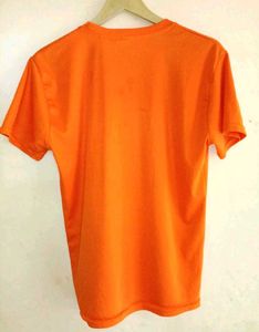 Men Solid Round Neck T shirt