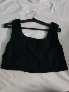 Chic Black Sleeveless Crop Top