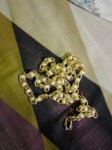 Elegant Pearl & Gold Chain