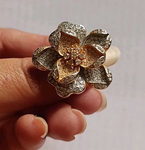 silver  925 Flower Ring with Crystals