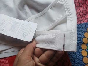 Comfortable White Strapless Sports Bra