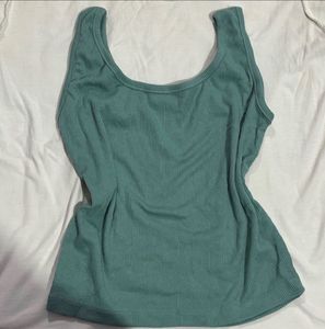 3x Tank Tops