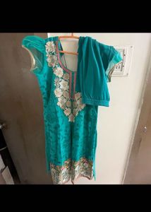 Elegant Teal Kurta Set with Intricate Embroidery