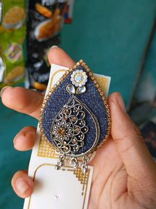 Attractive beautiful saree pin