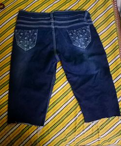 Blue Denim Capri Jeans with Star Pockets