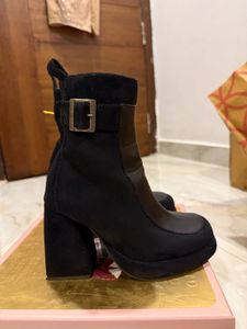 Theater Women Gaga Black Buckle Detail Platform He