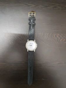 Classic Black Strap Wristwatch