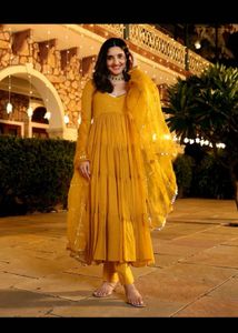 Elegant Yellow Tiered Kurta Set with Dupatta