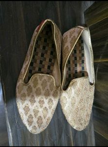 Embroidered Ethnic Juttis