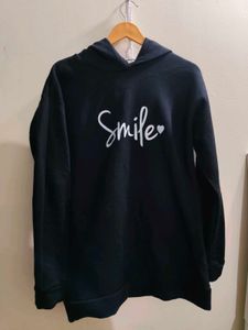 Smile Hoodie - Cozy & Stylish