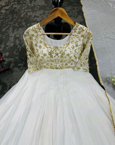 CHINON SILK BEAUTIFUL WHITE GOWN