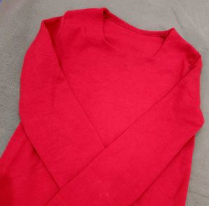 Winter Red Top ❤️