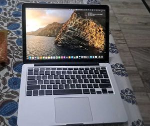 Apple MacBook Pro Laptop