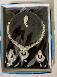 Sparkling Rhinestone Necklace and Earrings Set