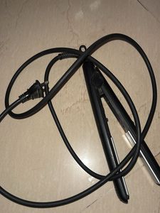 Philips hair straightener black colour