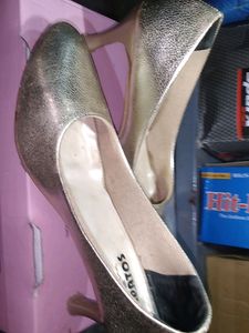 Golden High  Heels