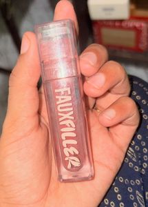 Huda Beauty Faux Filler  LipGloss - Bom