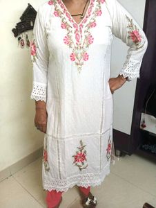 Elegant White Kurta with Pink Embroidery