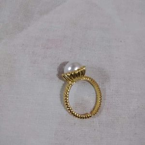 Elegant Pearl Ring