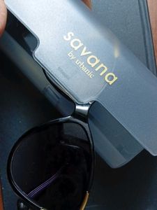 Stylish Black &amp; Gold Sunglasses