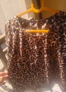 Leopard Print Short Sleeve Top