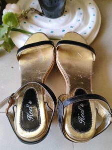 Heel's Black &amp; Gold Sandals