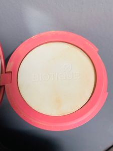 Biotique Natural Makeup Compact - Sand