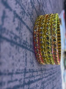 beautiful kundan bangles