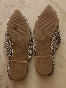 Printed Flats &amp; Sandals