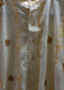 MEN KURTHA 46 CMS CREAM FLORAL WITH BEAUTIFUL EMBROIDERY WORK NEW ONE WITHOUT TAG TOP CONDITION