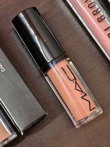 MAC &amp; Bobbi Brown