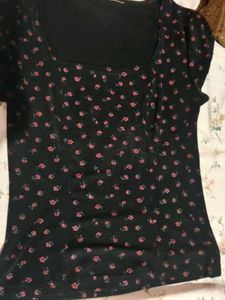 Black Floral Top 💗🖤