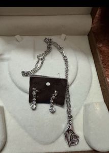 Elegant Silver pandant necklace and Earrings Set