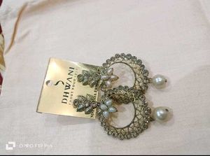 5 earrings & 1 ring