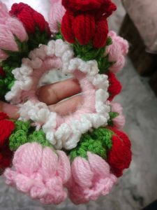 Handmade Floral Scrunchie om