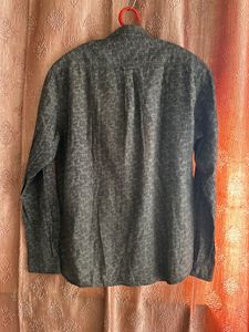 Men's Patterned Button-Down Shirt