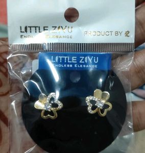 Sparkling Clover Stud Earrings Anti turnish