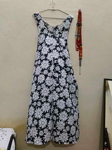 Dress With Slit In Middle