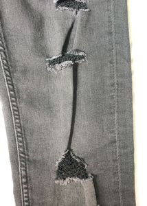 H&amp;M Super Skinny Ripped Jeans