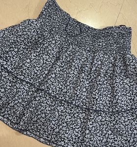 ZUDIO Tiered Floral Mini Skirt