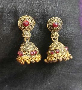2 Jumka Earings White &amp; Gold