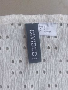H&amp;M Off-white Crop Top