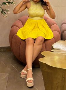 Short yellow padded dress