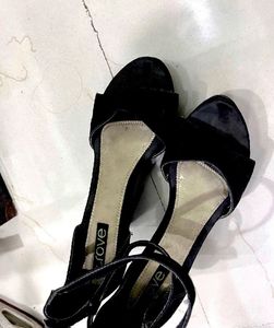 Trove Black Heelss