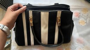 April  Sale 🔥 Black Leather Purse