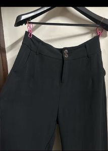 Chic Black Wide-Leg Pants