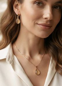 Elegant Tear Drop Necklace & Earrings Set