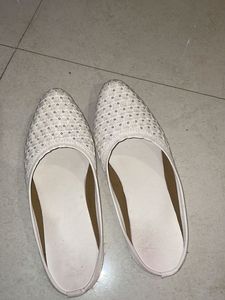 White Embellished Juttis