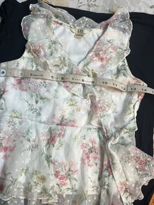 White Floral Peplum Top (8-10)year Girl